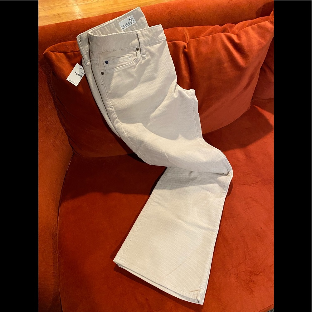 Fall and winter essential! Gap cream bootleg cords tags on women 30 petite